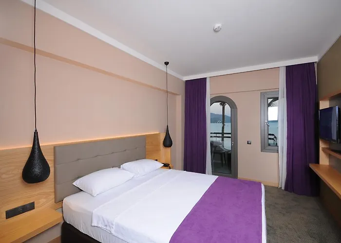 Candan Citybeach Hotel