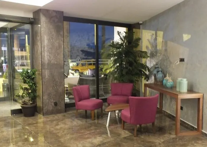 Hotel Candan Citybeach 3*