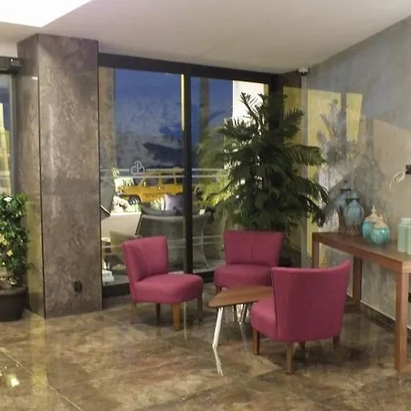 Szálloda Candan Citybeach 3*