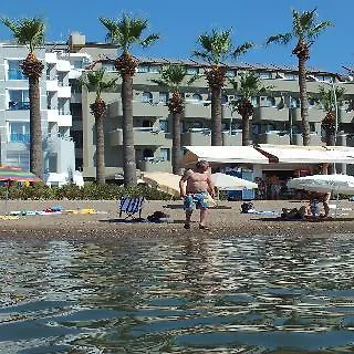 Candan Citybeach ホテル 3*