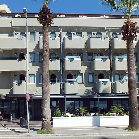 Candan Citybeach 酒店 马尔马里斯