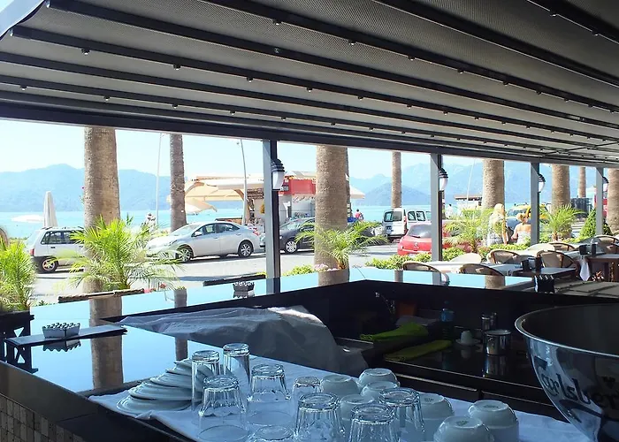 酒店 Candan Citybeach 3*