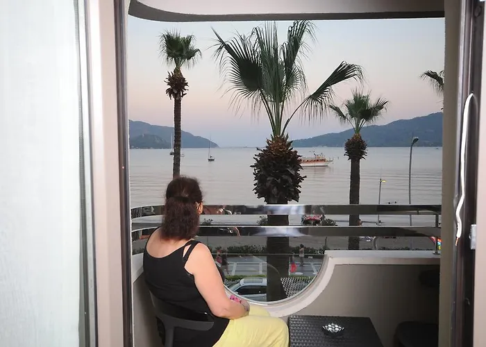 호텔 Candan Citybeach 3*